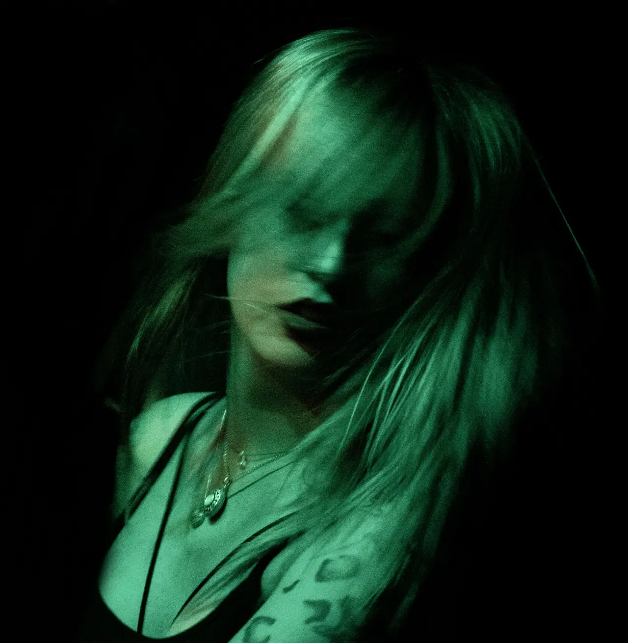 Amphettamine crea post-rock y gótico en el nuevo sencillo “Total Eclipse of the Heart”