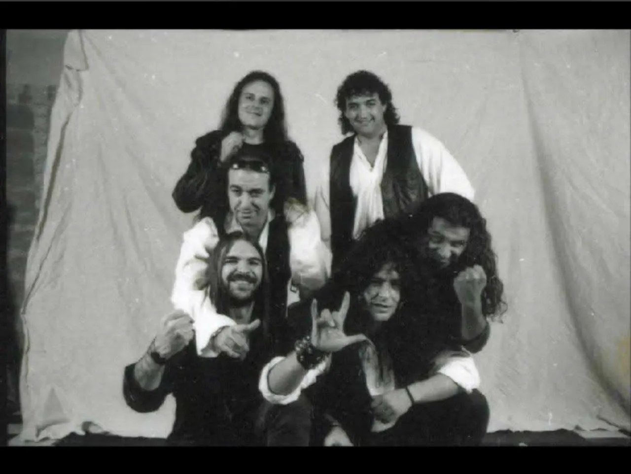 Mago de Oz, una banda que se dió a conocer por su mezcla de rock duro con elementos y melodías celtas. 