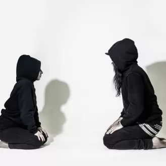三 lanza su nuevo disco y se aventura en Medellín